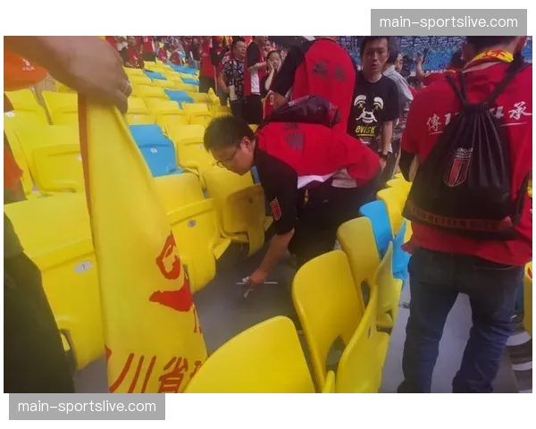 欧洲球迷联合抗议赛事上涨,多地球迷组织计划统一行动 欧洲球迷联合抗议赛事上涨,多地球迷组织计划统一行动